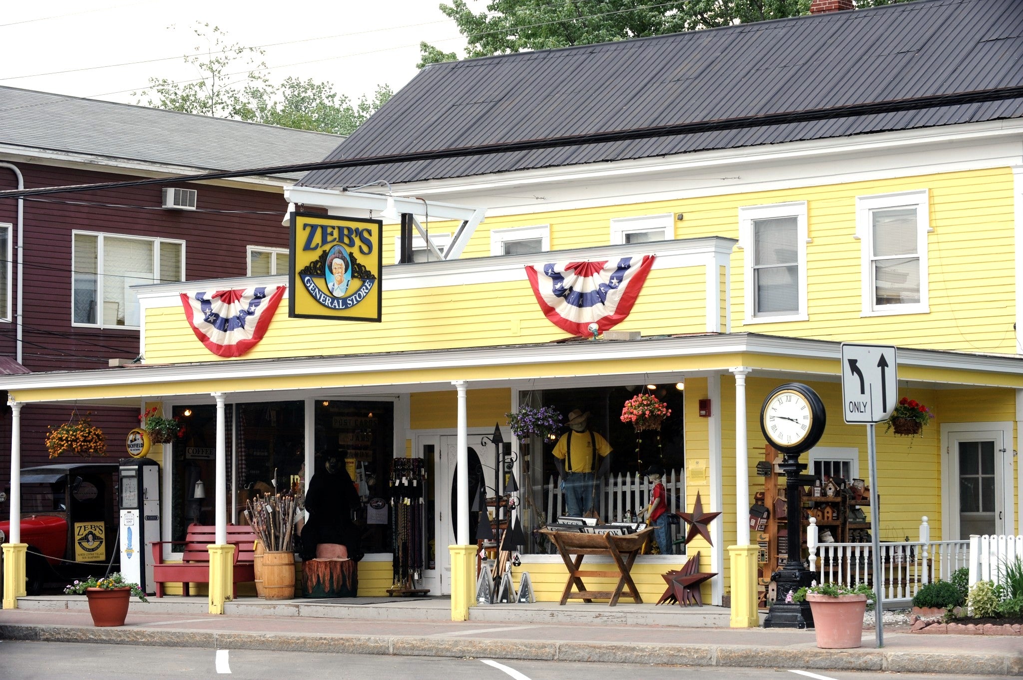 Zeb's General Store – The White Mountain Independents